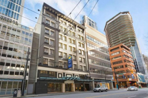 Гостиница Days Inn by Wyndham Vancouver Downtown  Ванкувер